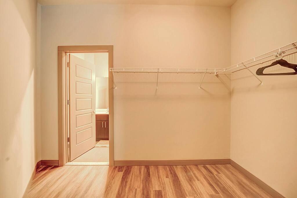 Apartamento Huge 2 Bed 2 Bath Easy Ride To Nyc & Parking Hackensack Exterior foto