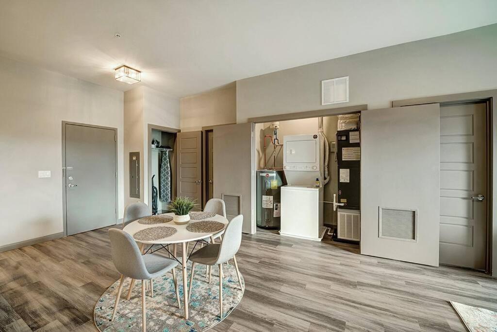 Apartamento Huge 2 Bed 2 Bath Easy Ride To Nyc & Parking Hackensack Exterior foto