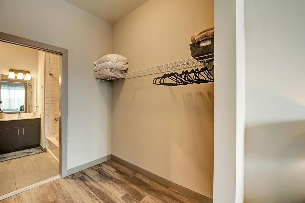 Apartamento Huge 2 Bed 2 Bath Easy Ride To Nyc & Parking Hackensack Exterior foto